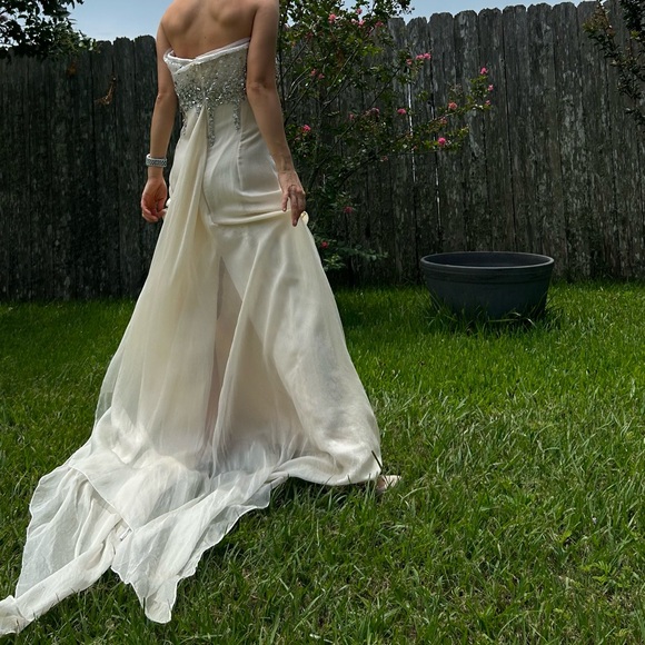 Carolina Herrera Dresses & Skirts - Carolina Herrera strapless wedding dress